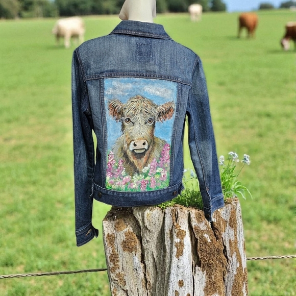 Hand Painted Baby Highland Cow In A Flower Field. Large - Picture 1 of 3